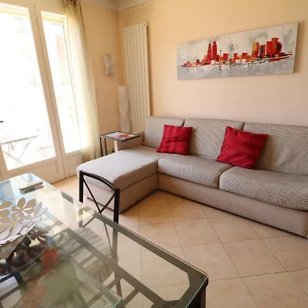 1 Bedroom Henri Iv On The Croisette 240